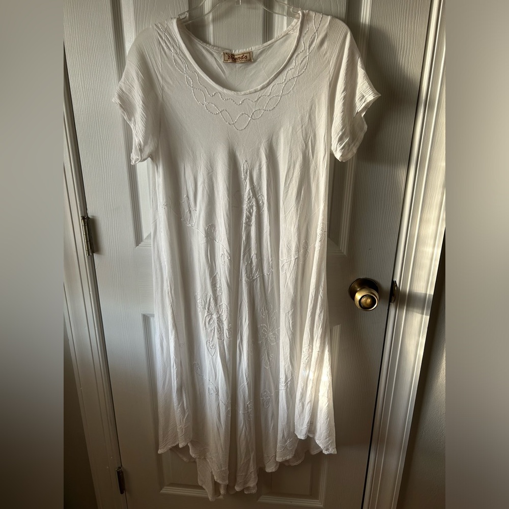 Gauzy white dress XL